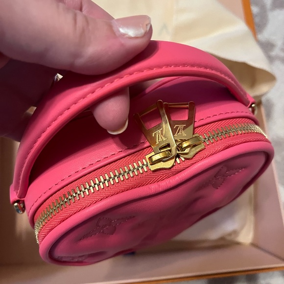 Louis Vuitton Pop My Heart bag- Valentine’s Day 2023 drop - Picture 3 of 8